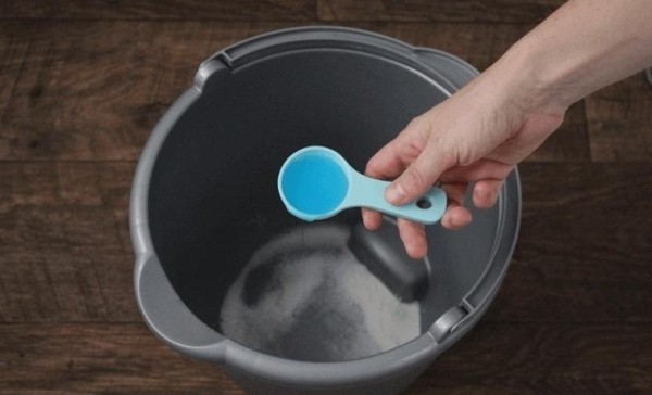 Советы для эффективного мытья полов: что добавить в воду, какой шваброй лучше пользоваться Советы для эффективного мытья полов: что добавить в воду, какой шваброй лучше пользоваться