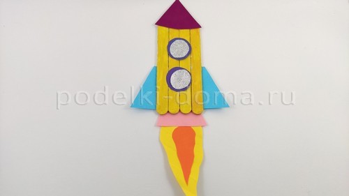 Ещё 2 ракеты — поделки из подручного материала Ещё 2 ракеты — поделки из подручного материала
