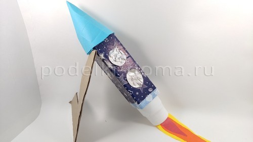 Ещё 2 ракеты — поделки из подручного материала Ещё 2 ракеты — поделки из подручного материала