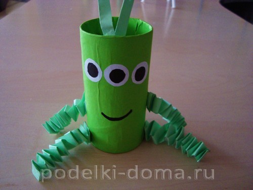 Ещё 2 ракеты — поделки из подручного материала Ещё 2 ракеты — поделки из подручного материала