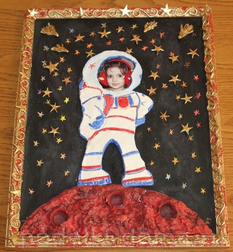 Ещё 2 ракеты — поделки из подручного материала Ещё 2 ракеты — поделки из подручного материала