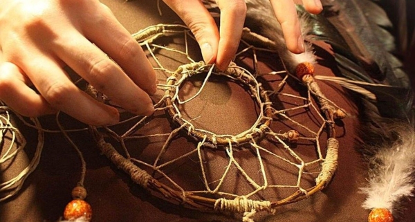 Защита от негатива и мощный амулет: как сделать ловца снов своими руками