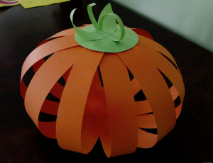 Изготовление тыквы для Хэллоуина своими руками из подручных материалов