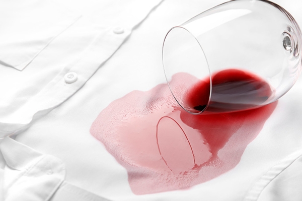 Чисто и быстро: как вывести сложные пятна с белых вещей, не прилагая особых усилий Чисто и быстро: как вывести сложные пятна с белых вещей, не прилагая особых усилий