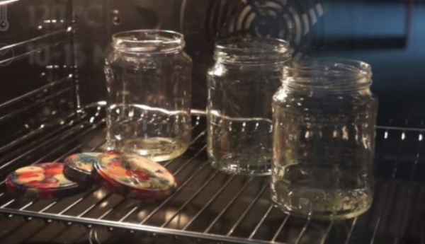 Стерилизация банок для консервации: как правильно это делать