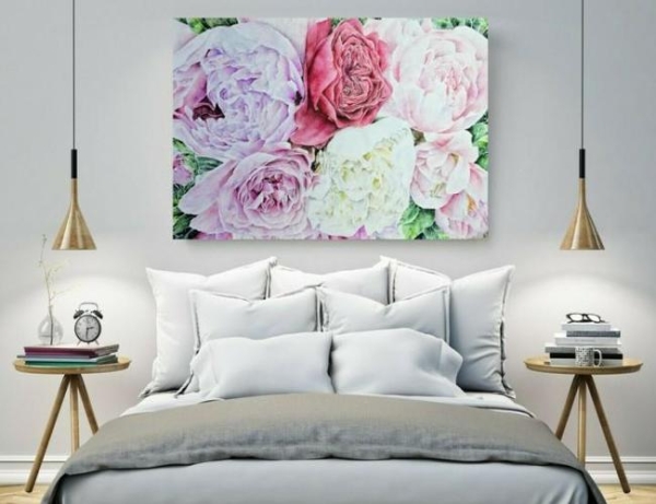 Как с помощью картин в спальне над кроватью можно разбудить между супругами угасшую любовь