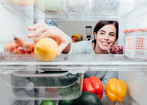Народные средства и методы для устранения неприятного запаха в холодильнике в домашних условиях