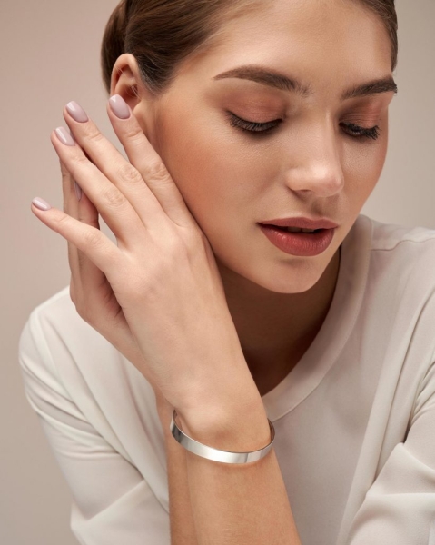 Фотограф назвала лучшие позы для фотосессии, которые легко повторить Фотограф назвала лучшие позы для фотосессии, которые легко повторить