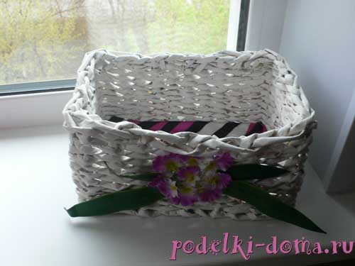 Новогодние поделки из бумажной лозы