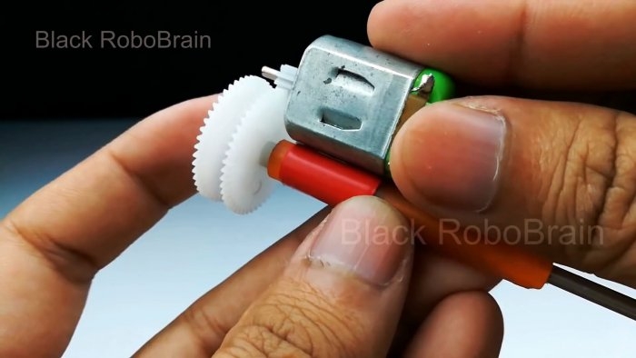 Как сделать рабочий двухвинтовой вертолет на обычных моторчиках от игрушек