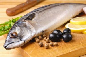 Как удалить неприятный рыбный запах с кухонной посуды и кожи рук