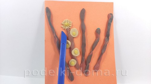 Аппликация «Верба» из пластилина Аппликация «Верба» из пластилина