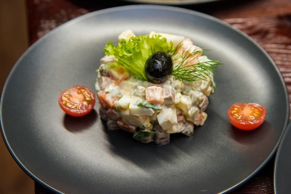 Полезные лайфхаки и ошибки при приготовлении Оливье, рецепты салата Полезные лайфхаки и ошибки при приготовлении Оливье, рецепты салата