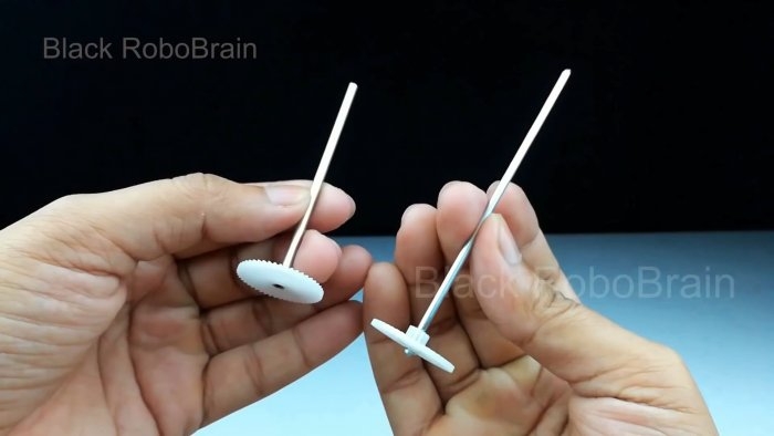 Как сделать рабочий двухвинтовой вертолет на обычных моторчиках от игрушек