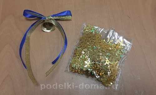 Новогодние поделки из бумажной лозы