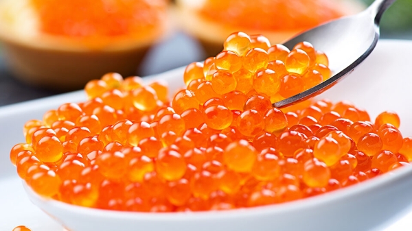 Как отличить настоящую красную икру от подделки: 6 способов Как отличить настоящую красную икру от подделки: 6 способов