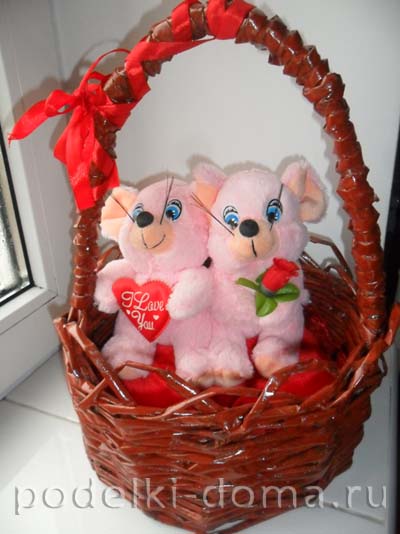 Новогодние поделки из бумажной лозы